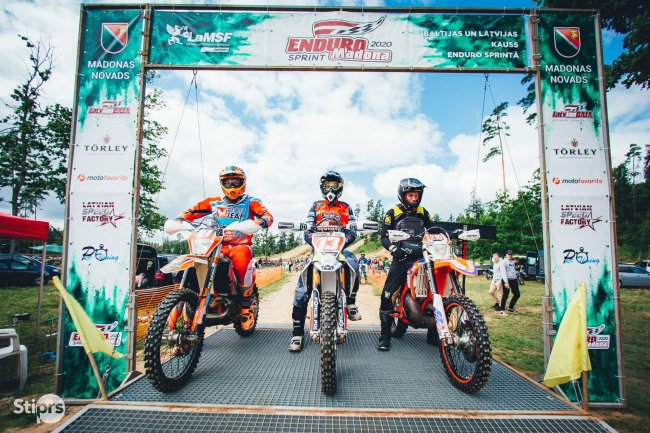 madona.-STARTSjpg (1)