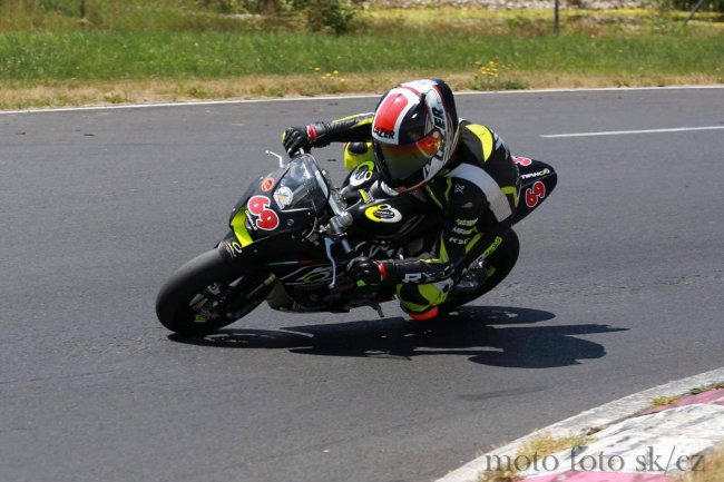 a09eec6c-66b8-46ba-a45d-00f01cdf39ec