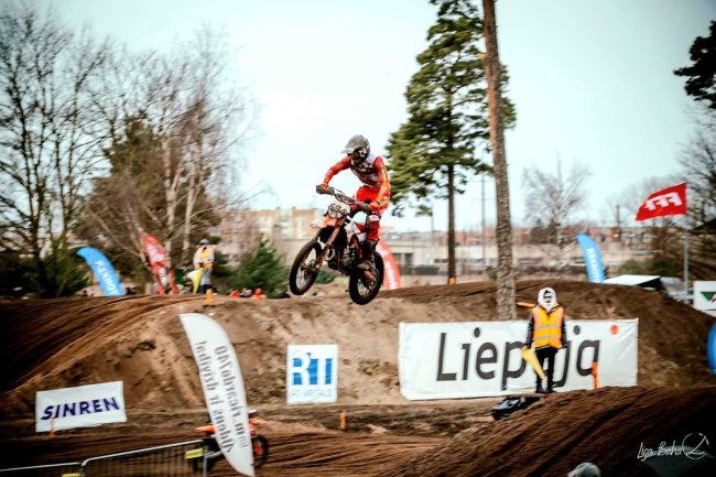 4efedefe-22ce-4fe7-be73-bb1e7306cd75